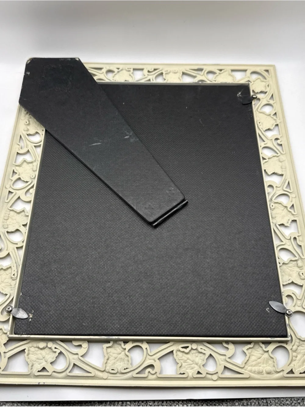 Vintage Filigree Leaf Picture Photo Frame 8x10 Cream Gold Metal Ornate